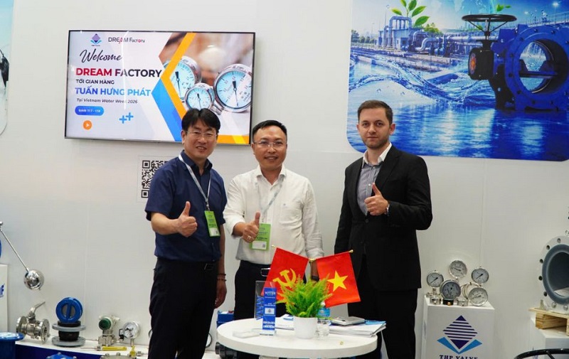 Đại diện thương hiệu van FAF Thổ Nhĩ Kỳ, đồng hồ Dream Hàn Quốc tham gia triển lãm